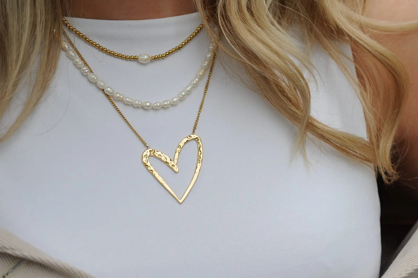 Big open heart necklace Vibestella
